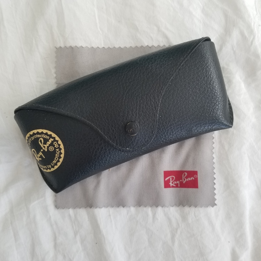 Ray-Ban Case and Cleaning Cloth